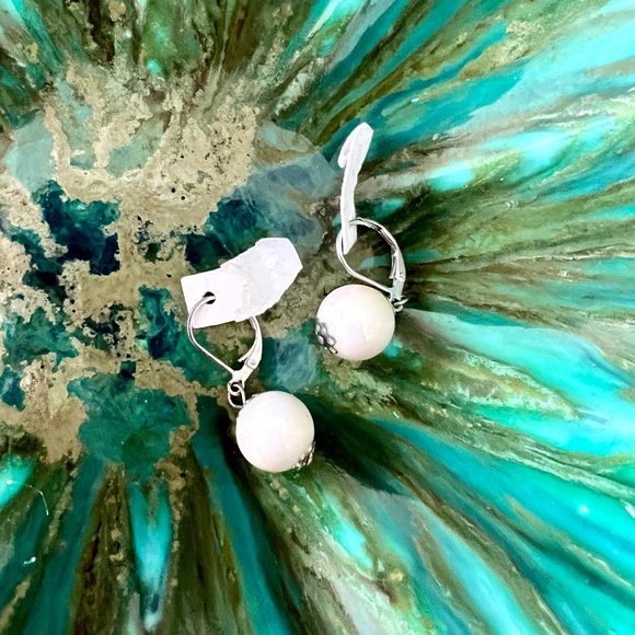 Earring Lot! Lot of 8 dangle ball earrings. - Picture 9 of 10